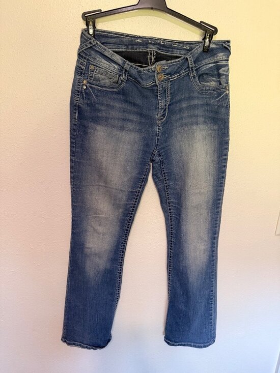 Wallflower Denim - Wallflower Jeans Mid Rise Boot Cut Blue Embroidered Pockets JR 13